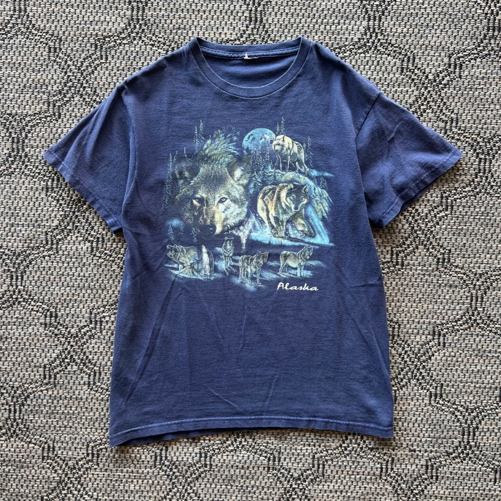 Vintage Wolf T-Shirt Mens Medium Navy Blue Alaska Nature Souvenir Wildlife Y2K